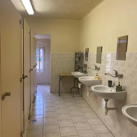 Zámek Hošťálkovy *