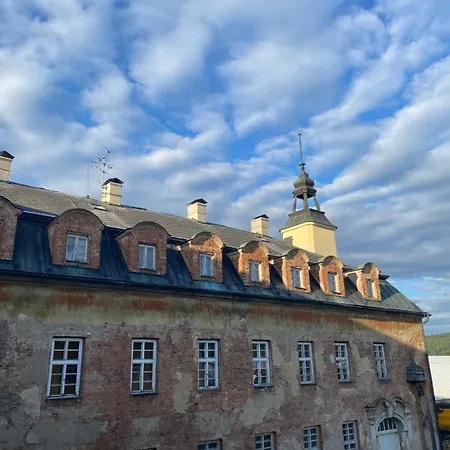 酒店 Zamek Hostalkovy